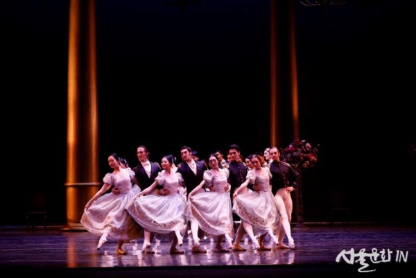 [오네긴] 3막- 상트 페테르부르크 무도회(2) ⓒUniversal Ballet_photo by Kyoungjin Kim.JPG